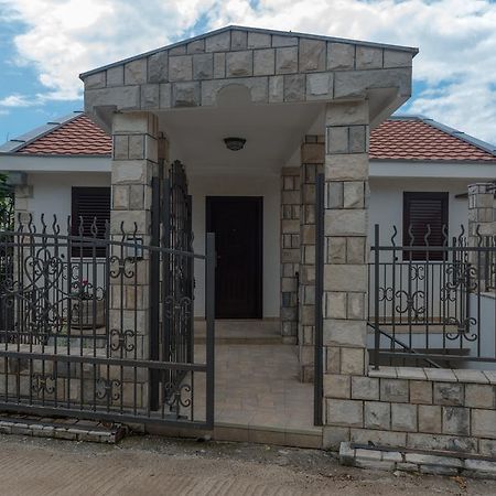 Villa Julia Petrovac Buitenkant foto