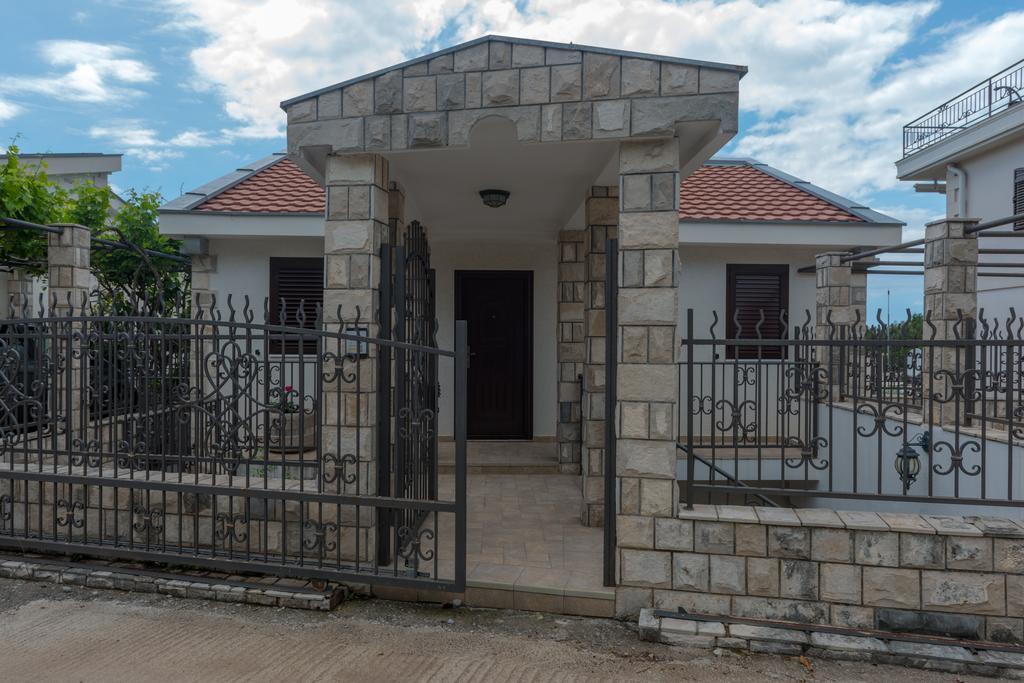 Villa Julia Petrovac Buitenkant foto